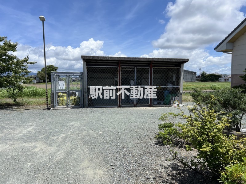 公民館横ゴミ置き場