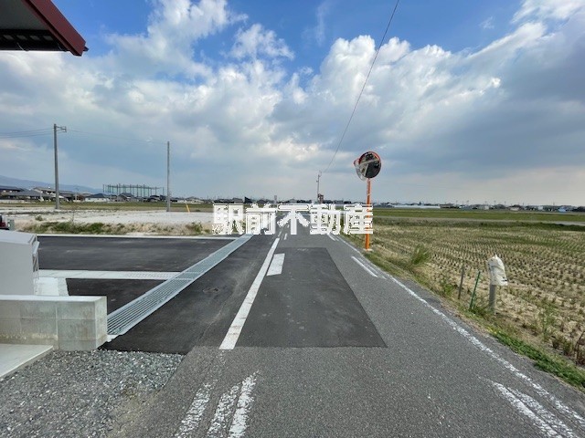 南側 前面道路