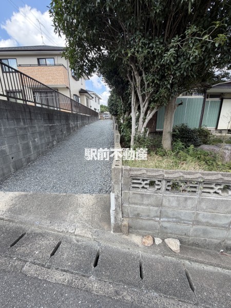 建物南西側角の写真です。