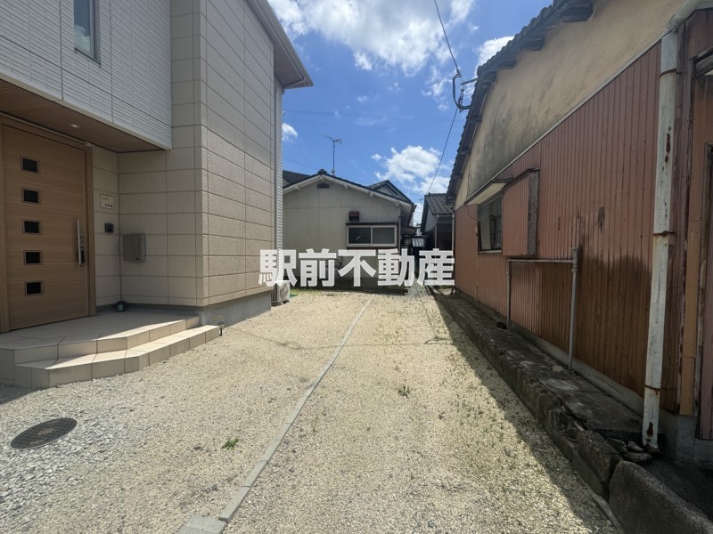 駐車場は縦列です。