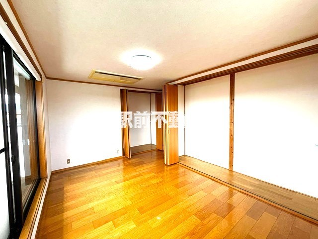 2階洋室約9帖