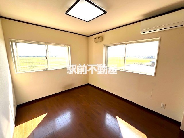 洋室約5.2帖(南西側)