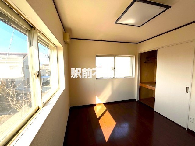 洋室約5.2帖(北西側)