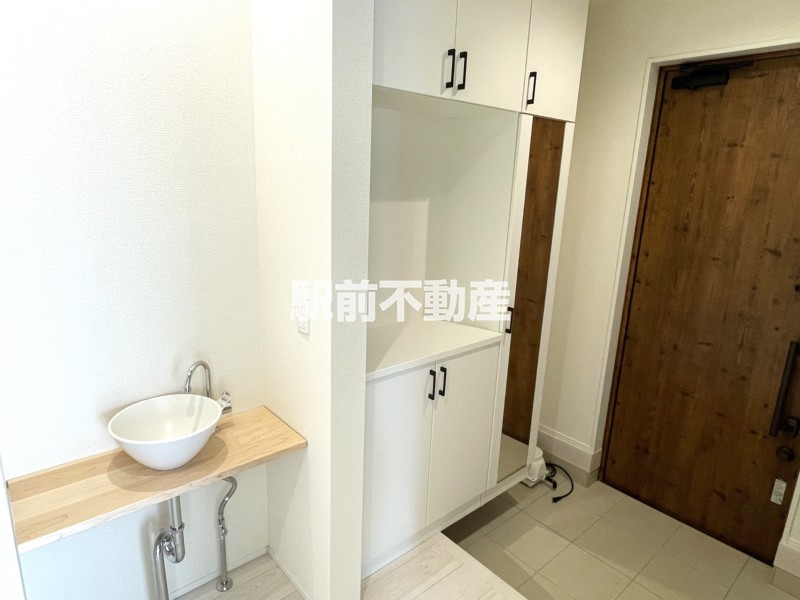 玄関に手洗い場付き