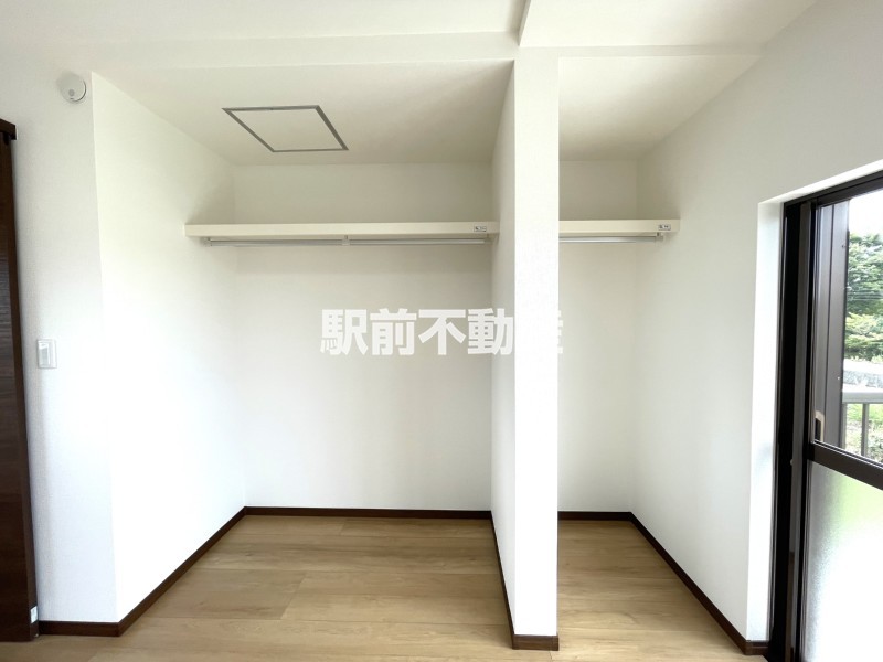 扉のない見える収納です。