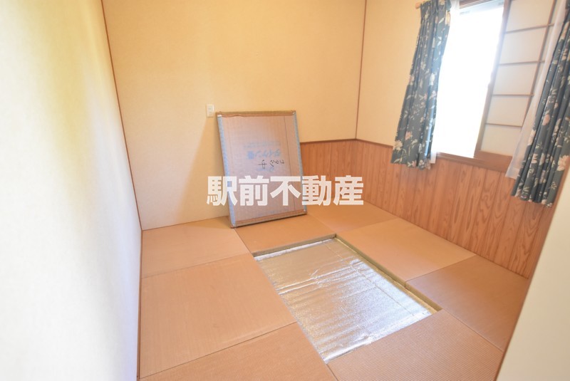 掘りごたつ付き