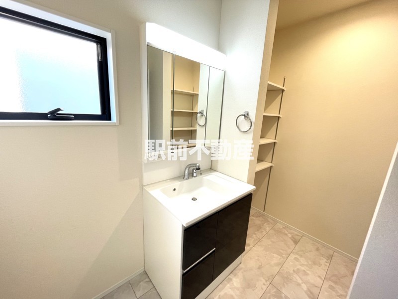 収納棚もついてます