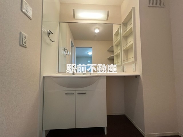 独立洗面台