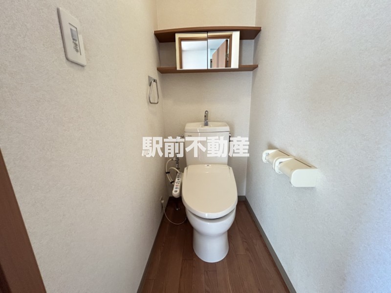 ミラー付収納棚あります☆