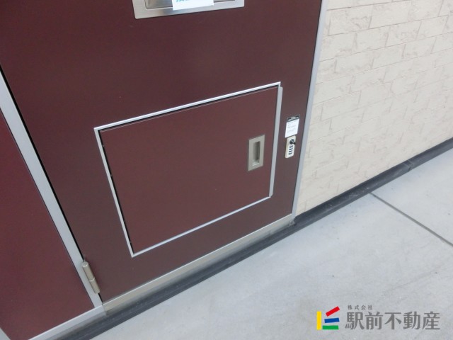 玄関宅配ボックス