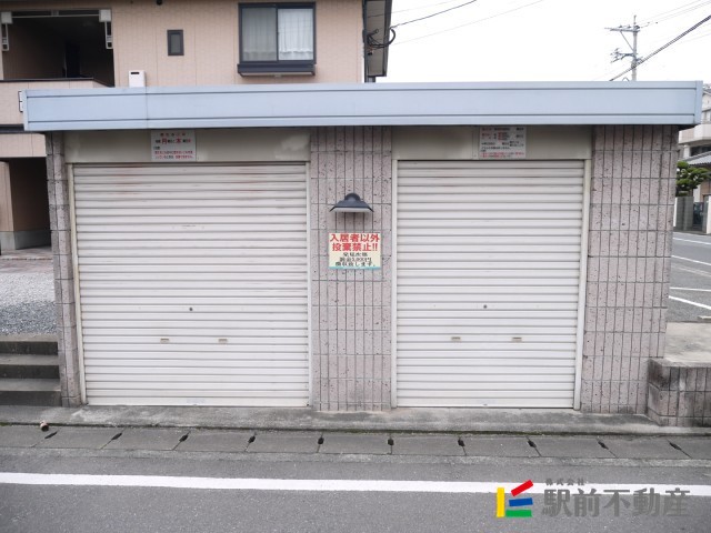 Amazon.co.jp: （古本）地域住宅工房のネットワーク 住まいから