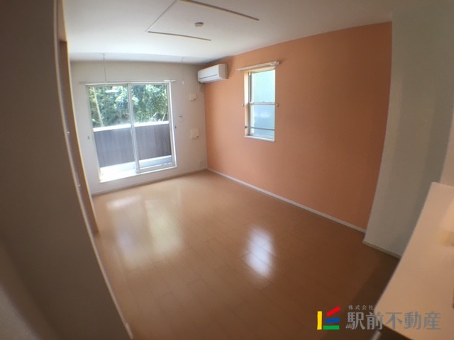 オレンジのアクセントクロス◎
