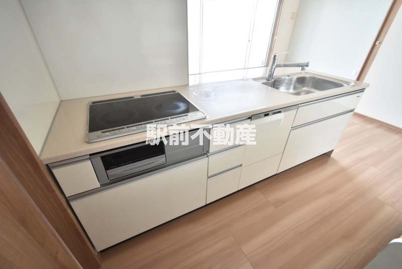 食洗機付きのキッチン