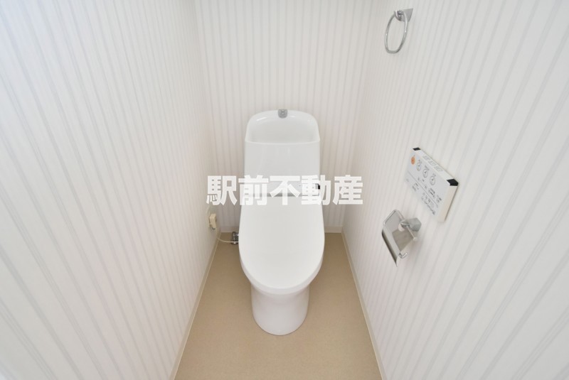 収納付きのトイレ