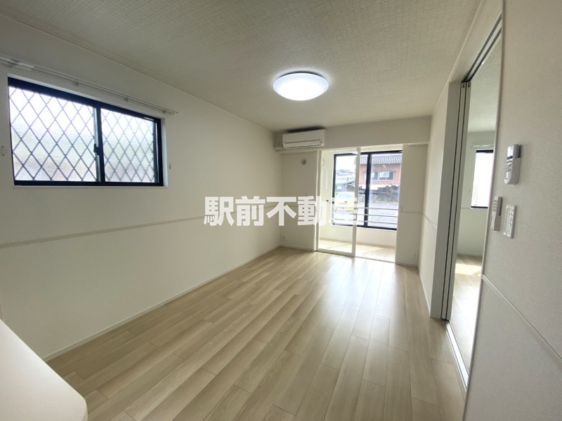 同間取り別建物