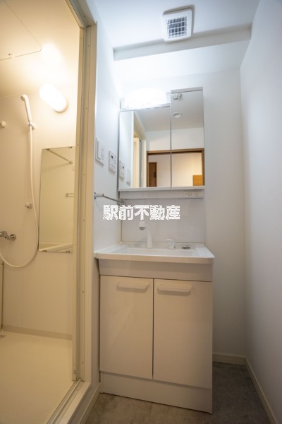 大きな独立洗面台です!